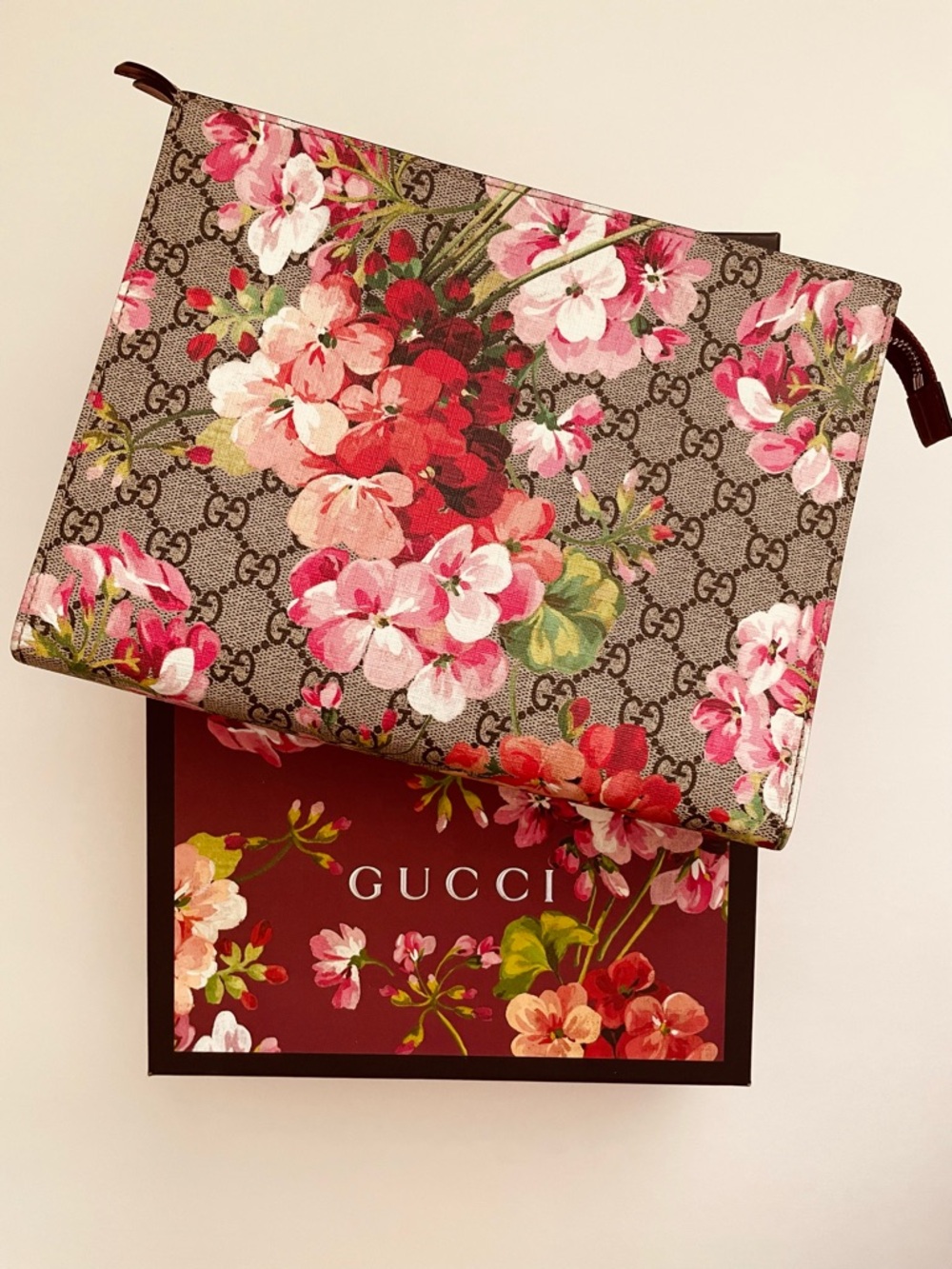 Gucci GG Supreme Monogram Blooms Canvas Floral Print Cosmetic Case Clutch